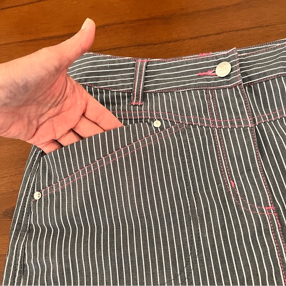 Daily Golf Skirt Skort Sports Women size S
Gray White Pinstripe Pink Threading - Picture 14 of 14